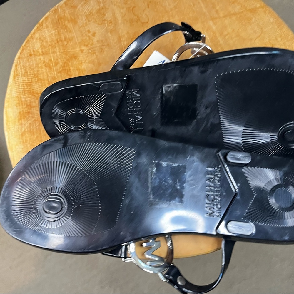 New Michael Kors sandals. Cork bottoms size 7. - Picture 4 of 4